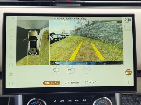 Used 2023 Land Rover Range Rover Long Wheelbase SE image 23