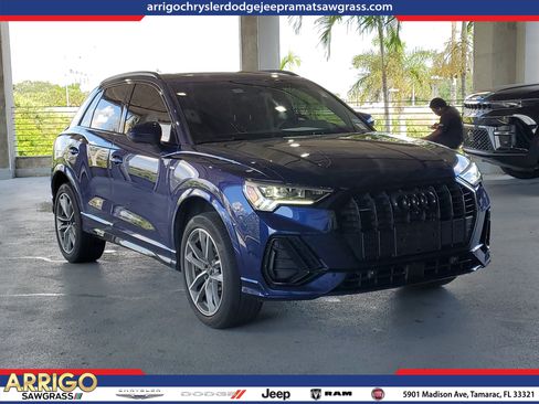 Used 2022 Audi Q3 2.0T Premium Plus w/ Premium Plus Package AWD/4WD image 1