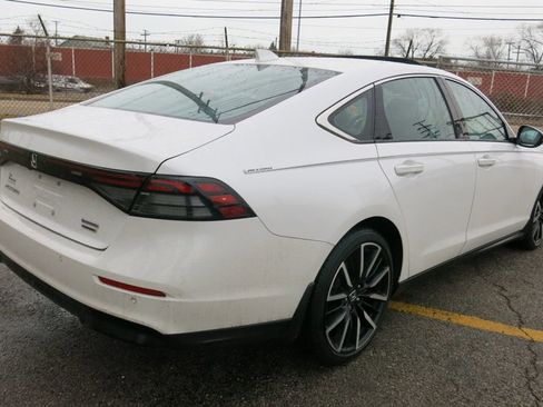 Used 2023 Honda Accord Touring image 4