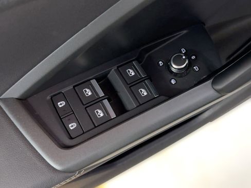 Used 2020 Audi Q3 2.0T Prestige w/ Prestige Package image 13