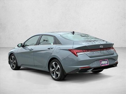 Used 2022 Hyundai Elantra SEL w/ Convenience + Premium Package image 7