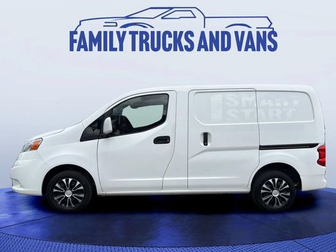 Used 2018 Nissan NV200 SV w/ Navigation Package FWD image 2