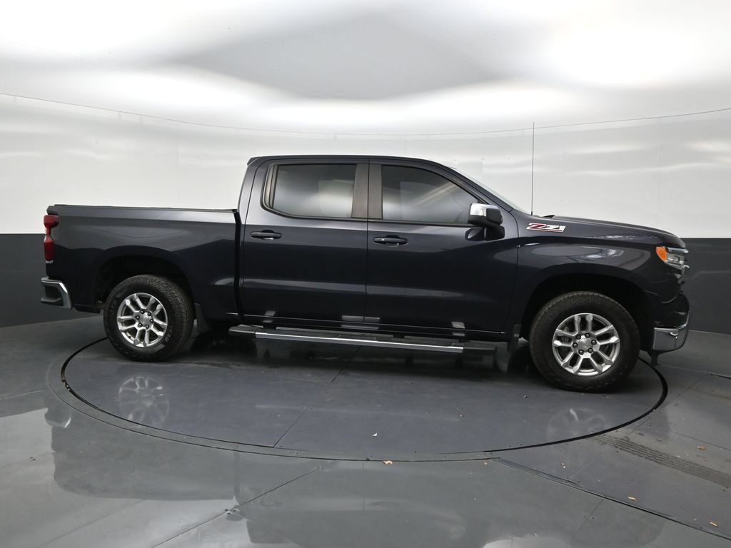 Used 2023 Chevrolet Silverado 1500 LT w/ Z71 Off-Road Package AWD/4WD image 6