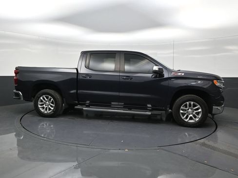 Used 2023 Chevrolet Silverado 1500 LT w/ Z71 Off-Road Package AWD/4WD image 6