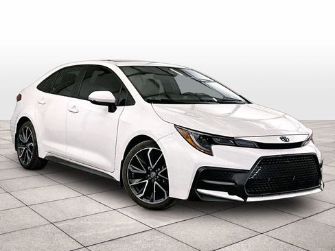 Used 2020 Toyota Corolla XSE FWD image 2