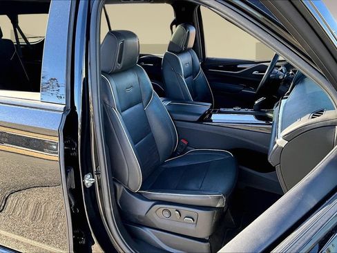 Used 2023 Cadillac Escalade ESV Sport AWD/4WD image 7