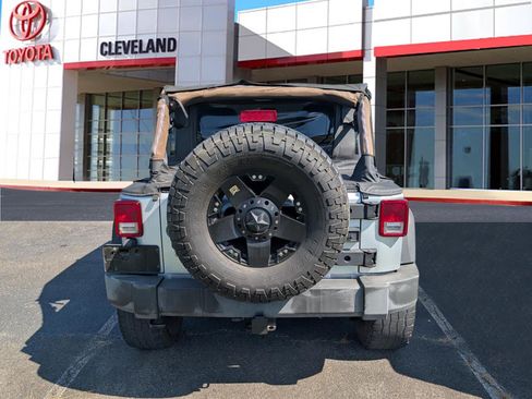 Used 2012 Jeep Wrangler Unlimited Sport w/ Connectivity Group AWD/4WD image 6
