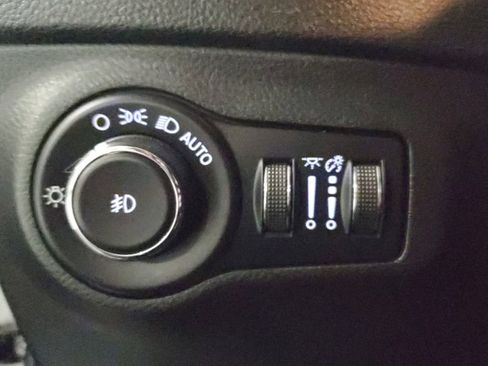 Used 2020 Jeep Compass Trailhawk image 23