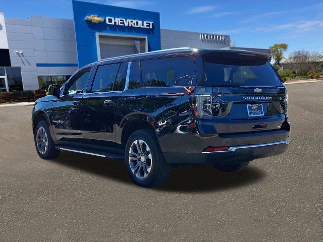 Used 2025 Chevrolet Suburban LT w/ Comfort Package AWD/4WD image 24