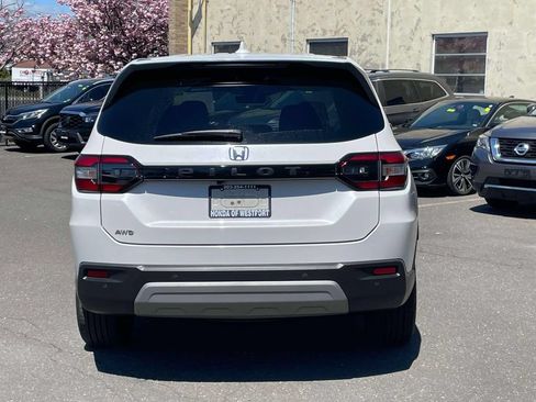Certified 2025 Honda Pilot EX-L image 6