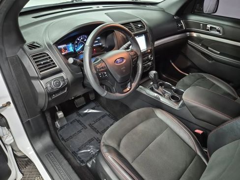 Used 2018 Ford Explorer XLT w/ Equipment Group 202A image 21