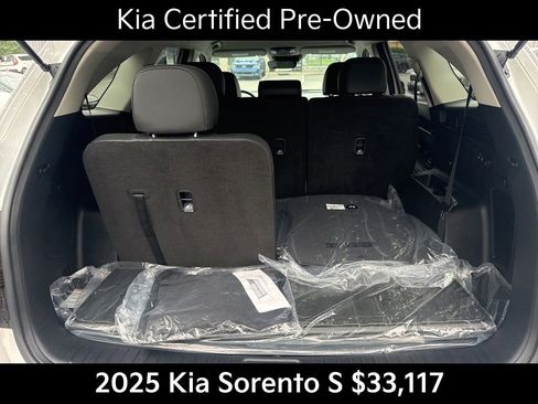 Used 2025 Kia Sorento S FWD image 18