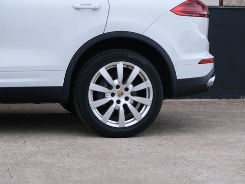 Used 2016 Porsche Cayenne image 10