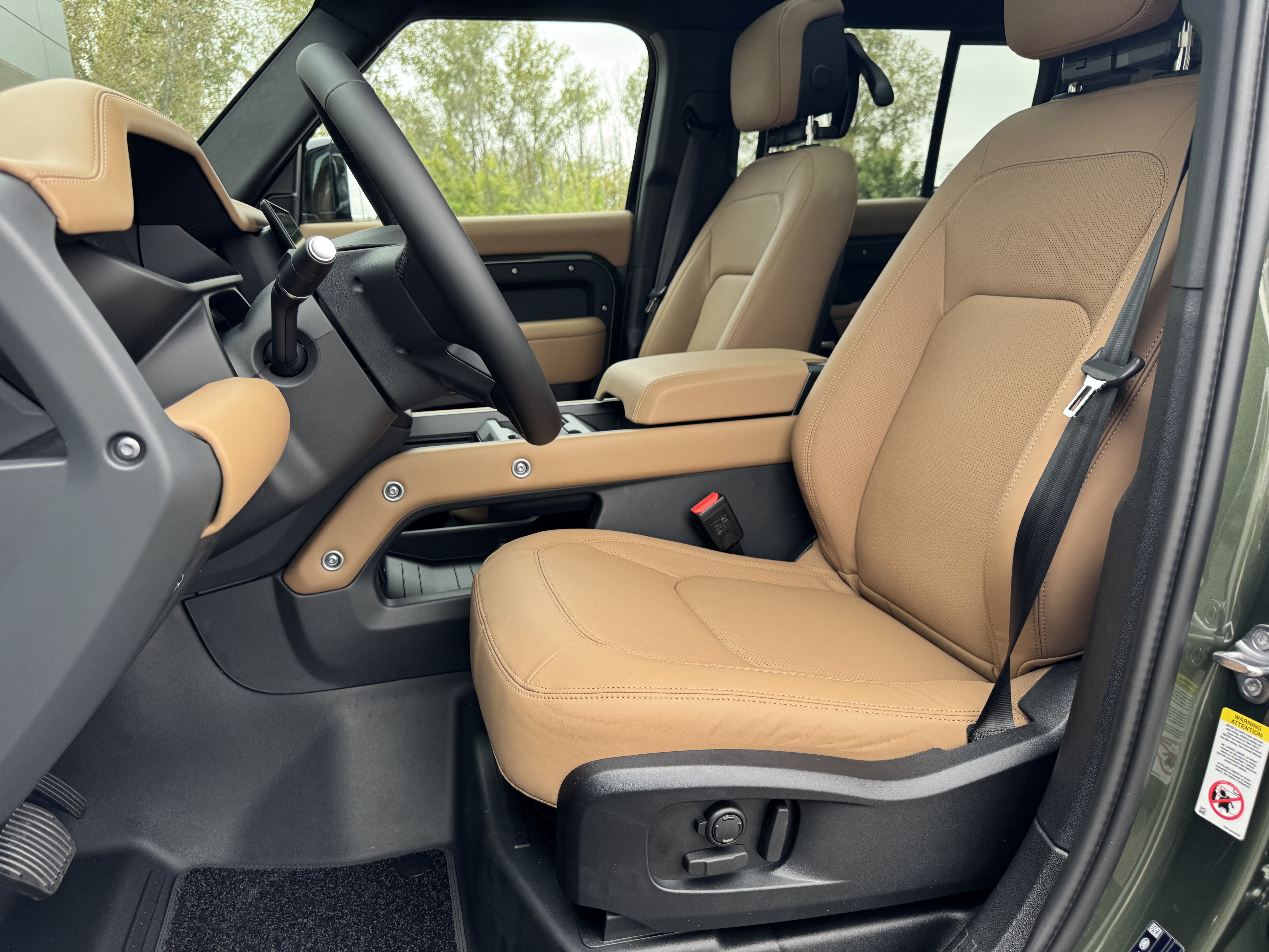 New 2026 Land Rover Defender 110 X-Dynamic SE AWD/4WD image 15