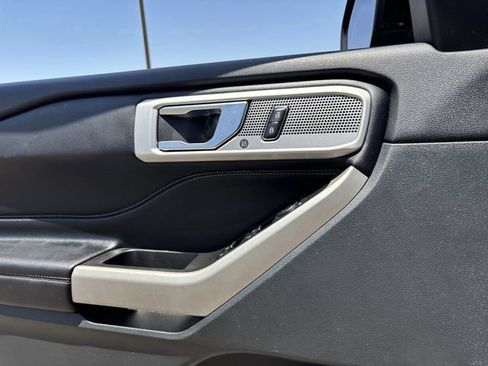 Used 2022 Ford Explorer Limited AWD/4WD image 22
