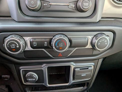 Used 2021 Jeep Gladiator Sport w/ Trailer Tow Package AWD/4WD image 18