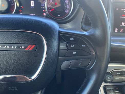 Used 2019 Dodge Challenger SXT image 21