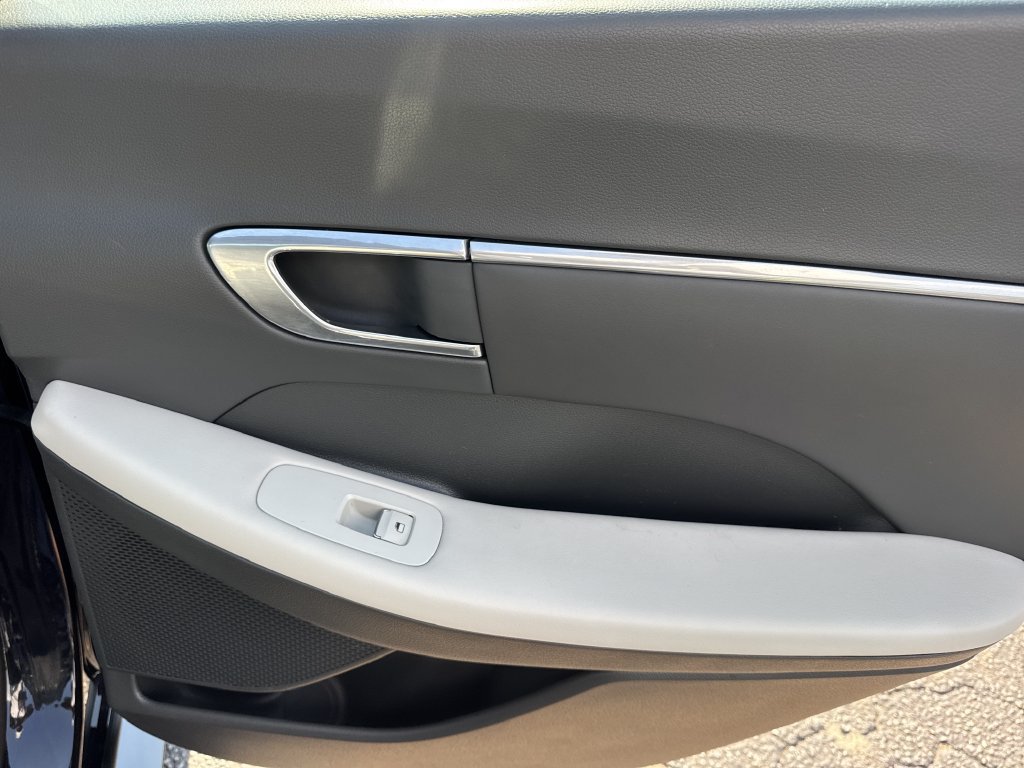 Used 2023 Hyundai Sonata SEL FWD image 16