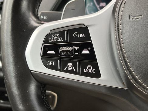 Used 2022 BMW X7 M50i image 31