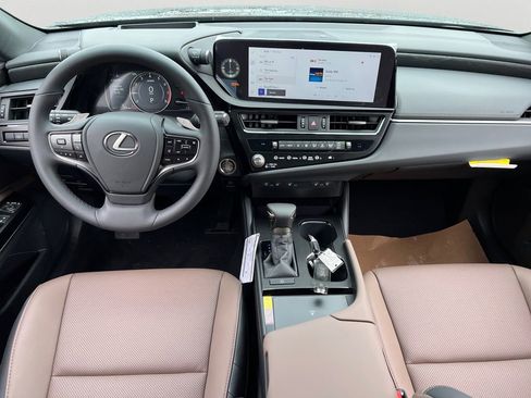 New 2025 Lexus ES 350 w/ Premium Package image 9