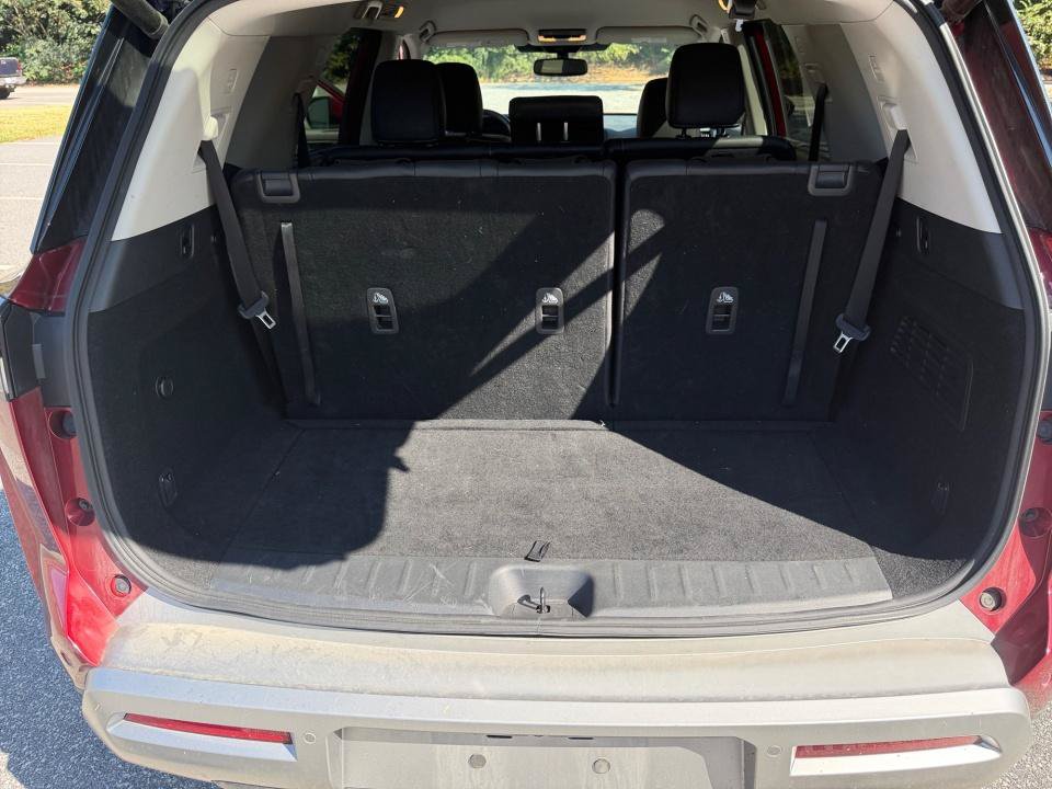 Used 2022 Nissan Pathfinder SL AWD/4WD image 15