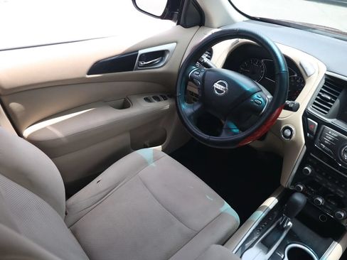 Used 2017 Nissan Pathfinder S FWD image 12