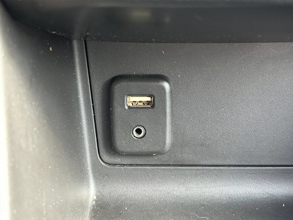 Used 2015 GMC Canyon SLE w/ SLE Convenience Package RWD image 24