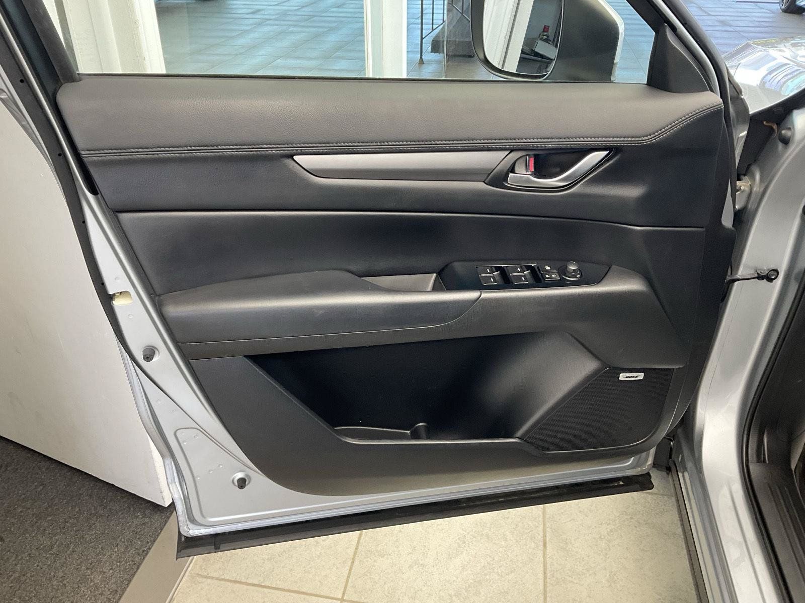 Used 2018 MAZDA CX-5 Touring w/ Preferred Equipment Package AWD/4WD image 9