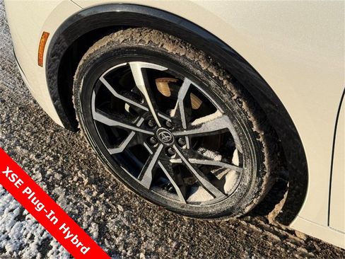 Used 2024 Toyota Prius Prime image 10