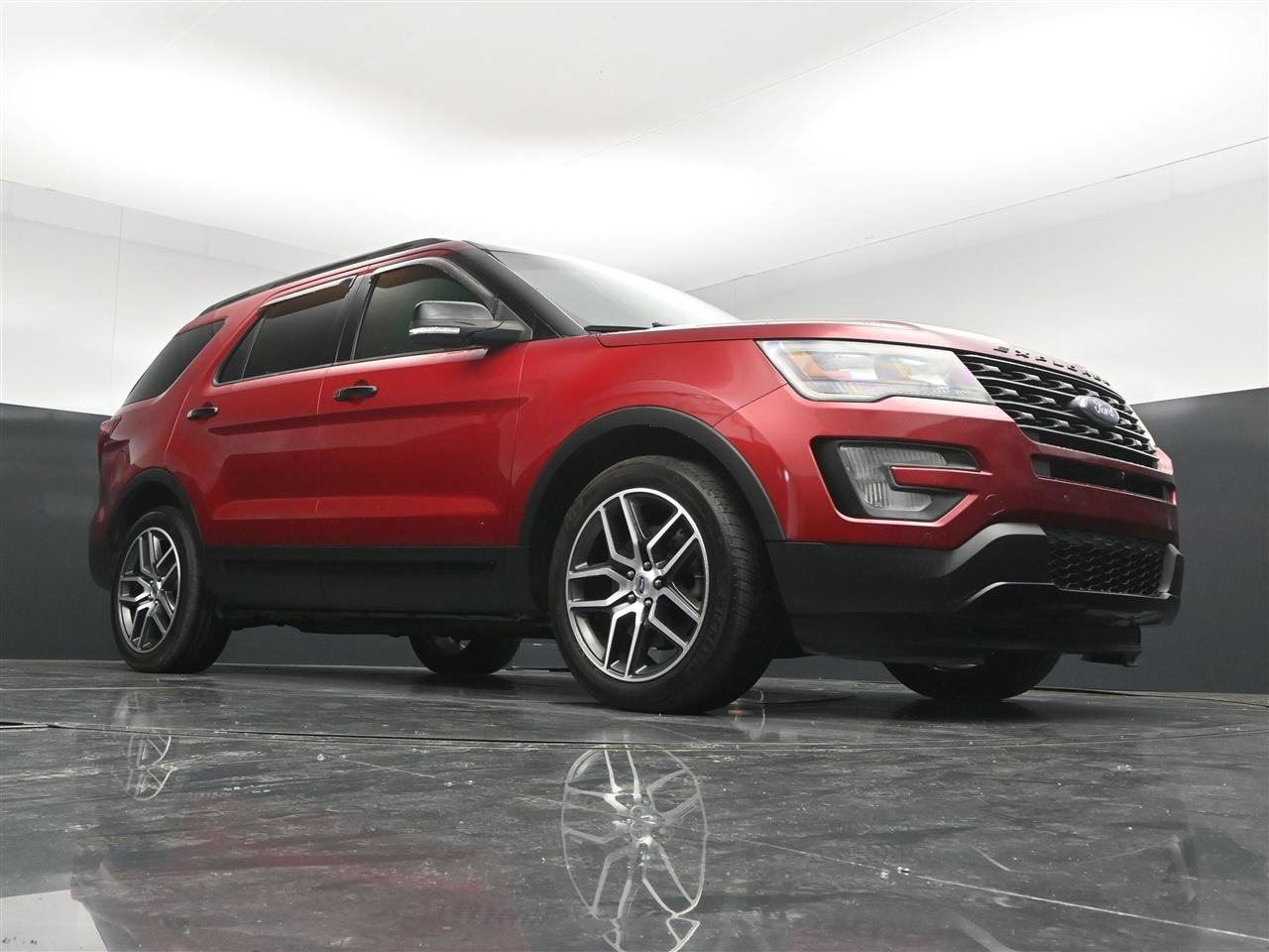 Used 2017 Ford Explorer Sport w/ Equipment Group 401A AWD/4WD image 29