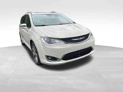 Used 2017 Chrysler Pacifica Limited w/ UConnect Theater Package
