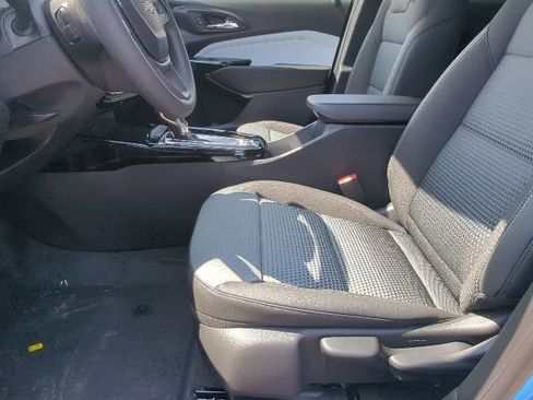 New 2026 Chevrolet Trax LT FWD image 9