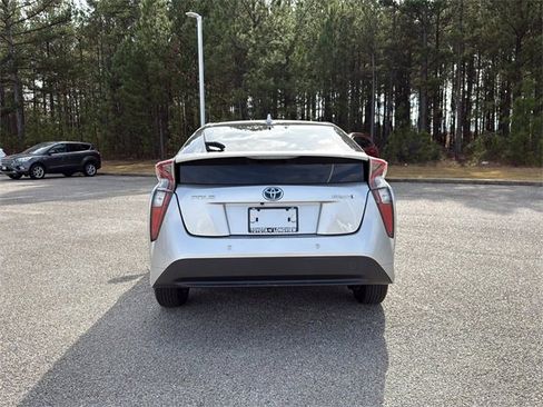 Used 2016 Toyota Prius Four w/ Advanced Technology Package image 4