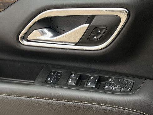 Used 2023 Chevrolet Suburban Premier AWD/4WD image 25