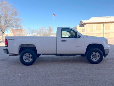 Used 2011 GMC Sierra 2500 W/T image 8