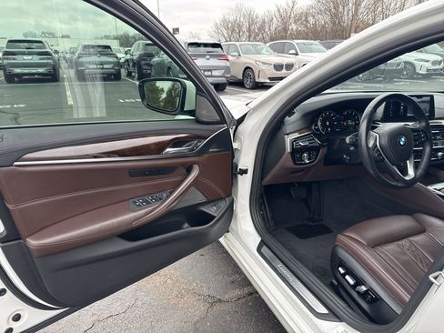 Used 2018 BMW 530i image 10