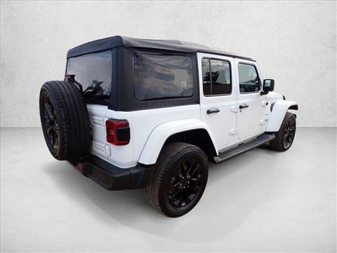 Used 2023 Jeep Wrangler Unlimited Sahara AWD/4WD image 4