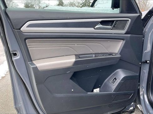 Used 2023 Volkswagen Atlas Cross Sport SEL R-Line image 23