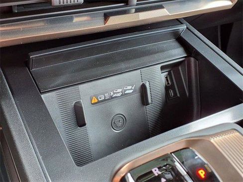 New 2025 GMC Hummer EV 2X image 11