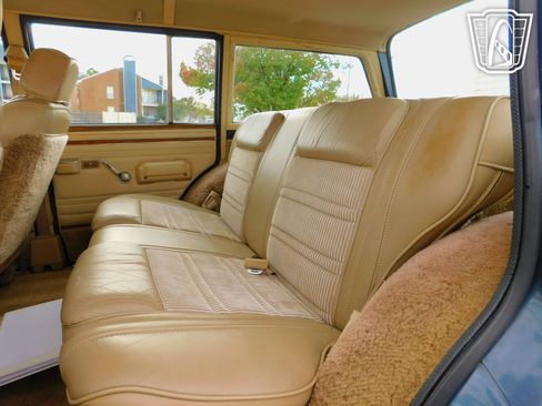 Used 1989 Jeep Grand Wagoneer AWD/4WD image 14
