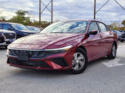 Used 2025 Hyundai Elantra SE w/ Cargo Package