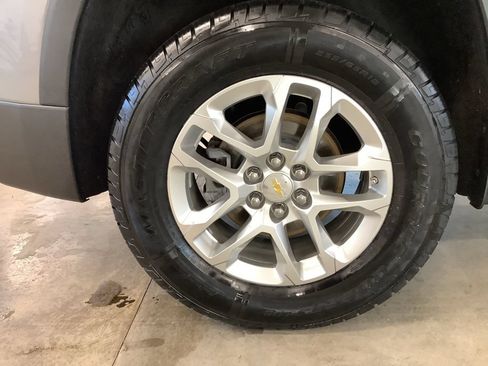 Used 2020 Chevrolet Traverse LT AWD/4WD image 26