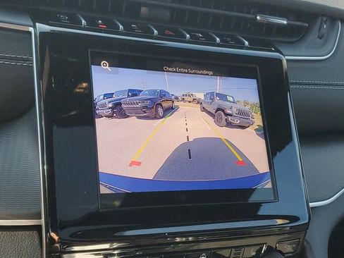 New 2025 Jeep Grand Cherokee L Altitude image 11