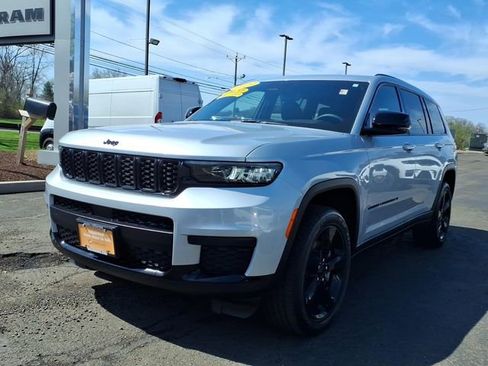 Certified 2023 Jeep Grand Cherokee L Laredo AWD/4WD image 3