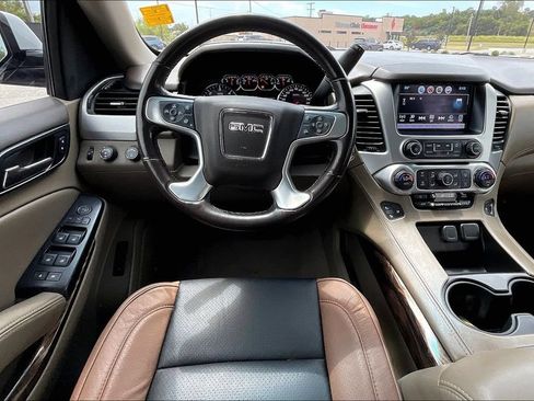 Used 2019 GMC Yukon SLT AWD/4WD image 6