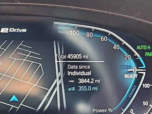 Used 2023 BMW 530e xDrive image 21