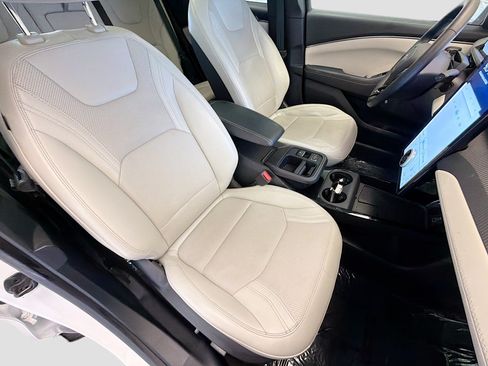 Used 2025 Ford Mustang Mach-E Premium RWD image 15