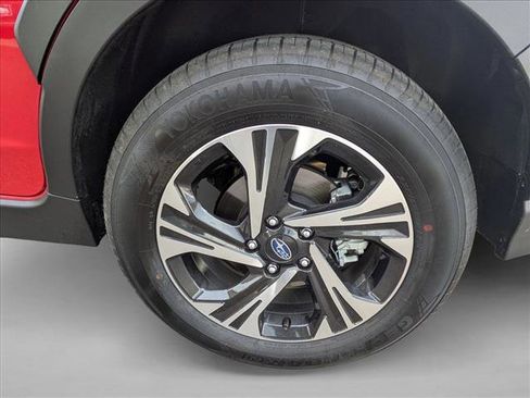 Used 2025 Subaru Crosstrek 2.0i Premium image 9