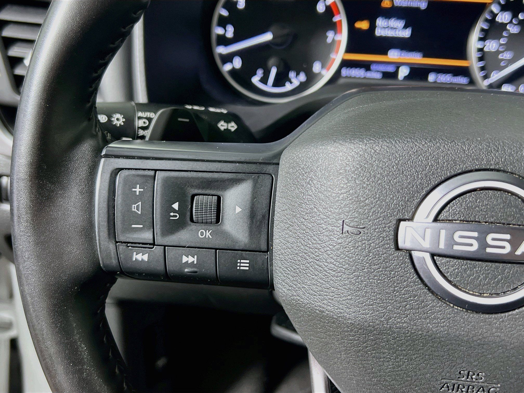 Used 2025 Nissan Rogue SV FWD image 22