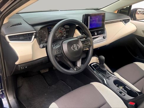 Used 2025 Toyota Corolla LE FWD image 17